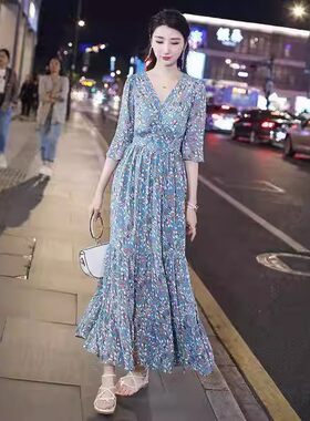 姐妹v领复古碎花雪纺连衣裙女新款夏季仙收腰显瘦大摆长裙