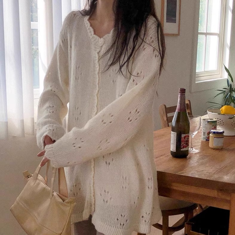 针织连衣裙女春秋新款chic甜美减龄圆领单排扣镂空提花长袖毛衣裙