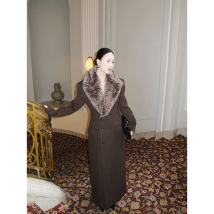 WEINISIAN朱小姐绵羊毛拼撞毛毛复古大衣女2026新款长款呢子外套