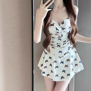 candygirls泳衣女款2025年新款爆款纯欲白色蝴蝶遮肉游泳裙式
