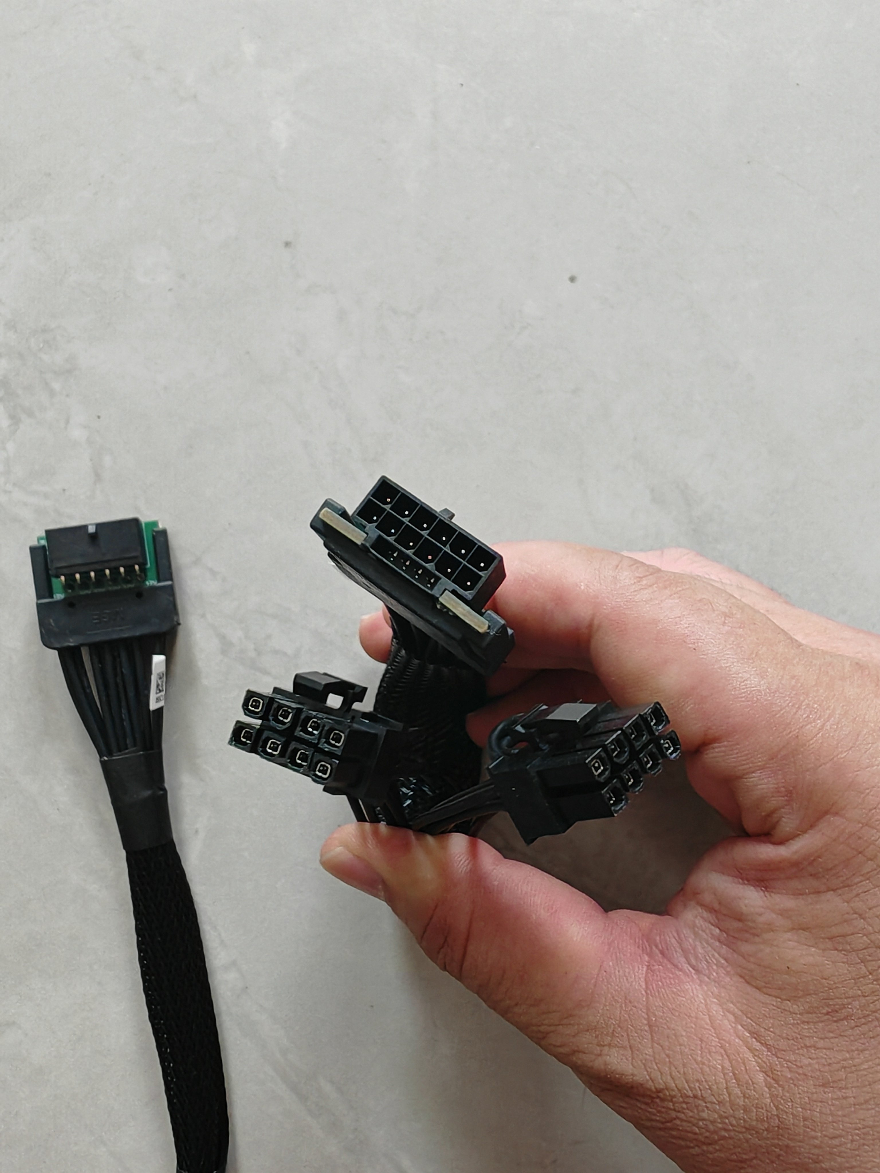 适用联想16PIN转双8PIN PCIE5.0转双8 160mm FRU:5C10U58750