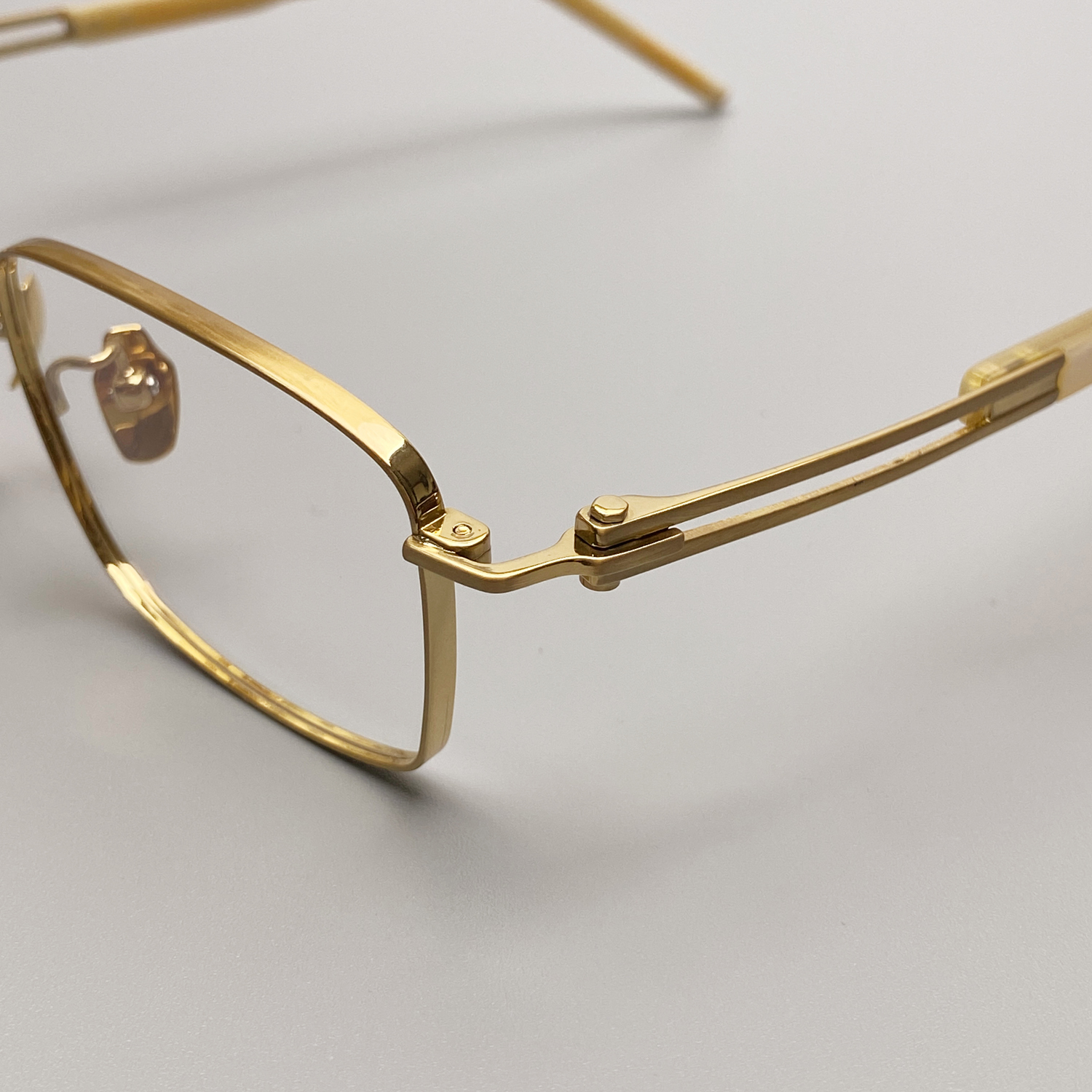 牛角镜腿纯钛超轻方框复古眼镜框男女潮可配近视防蓝光眼镜架变色