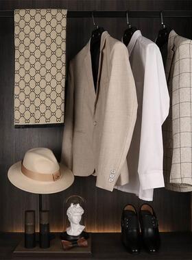 西服衣帽间意式轻奢衣服样板房家居外套男士驼色围巾衣柜富航