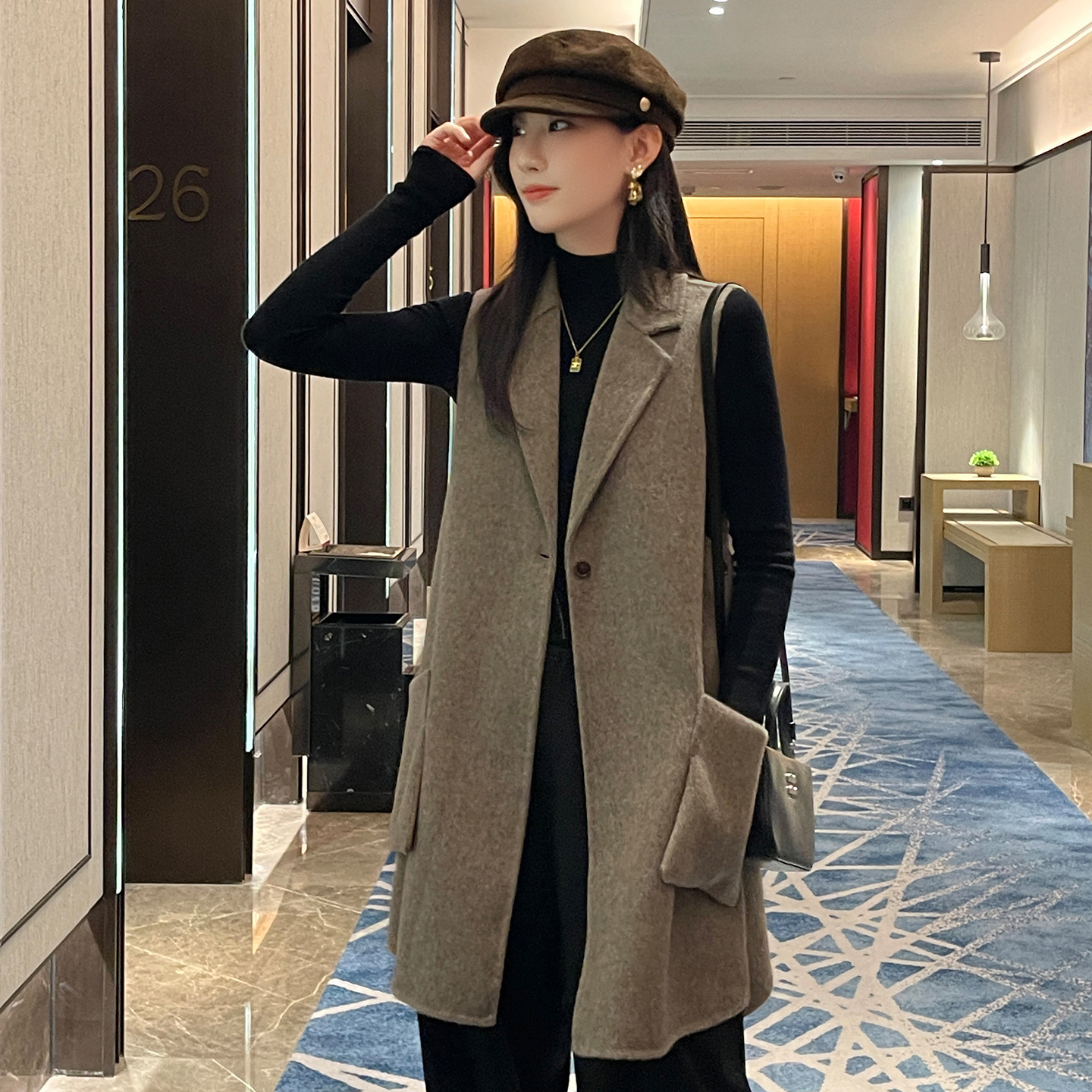 新款毛呢马甲女2025时尚气质女百搭开衫马夹外套潮中长款洋气