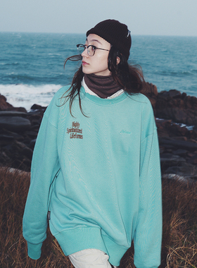 a.t Between  大脚丫椰子树圆领卫衣 不支持退换