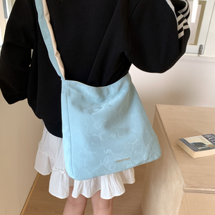 时尚 2025新款 百搭女士单肩斜挎包休闲轻便女士手提包女士休闲包包