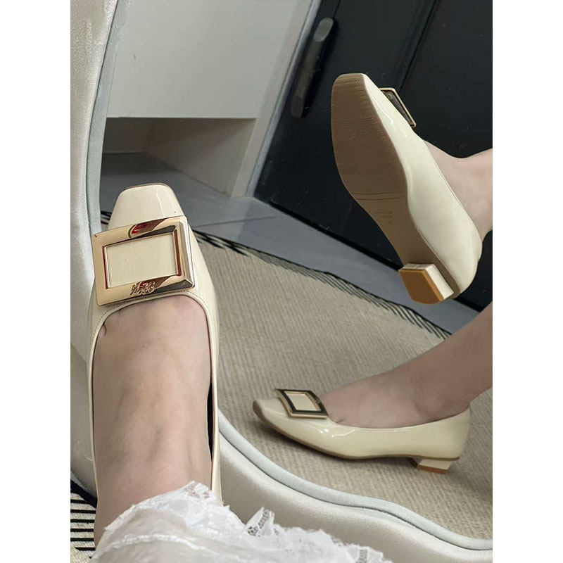 rv漆皮方扣矮跟2.5厘米方头单鞋女真皮2026春季米白色低跟平底鞋,女鞋,浅口单鞋,淘宝优惠券,粉丝福利购,淘宝优惠卷