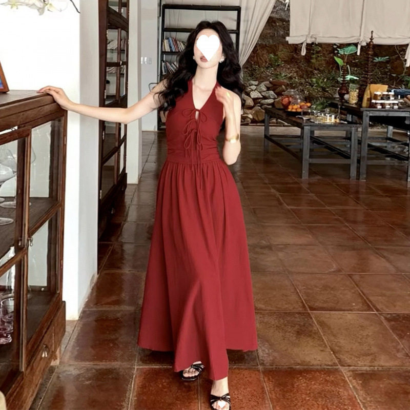 法式度假风红色露背性感无袖吊带连衣裙春夏显瘦仙气收腰长裙新款