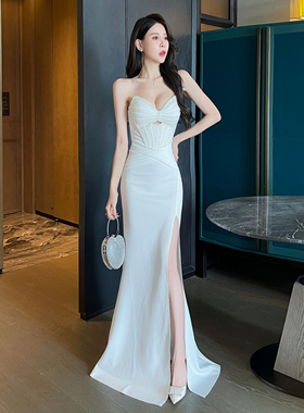 白色抹胸晚礼服女性感开叉拖地鱼尾裙轻奢高级感气质名媛宴会主持