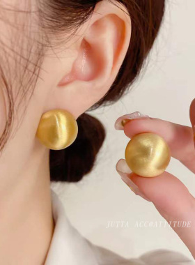 法式复古拉丝圆球耳钉女小众设计感高级气质耳环2026年新款潮耳饰