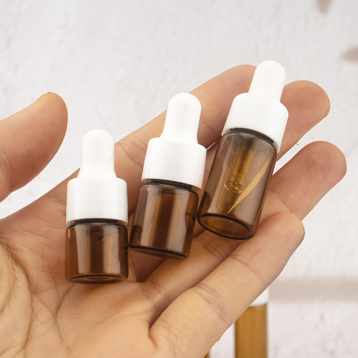 咖色精油瓶 厂家现货化妆品可爱分装瓶小样迷你玻璃滴管瓶5ml小瓶