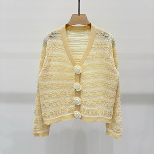 外搭外套夏 女V领薄款 美到心尖上 向日葵立体花朵扣羊毛针织开衫