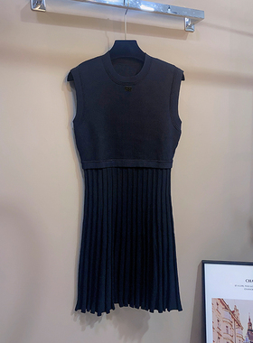 S家法式赫本风小黑裙中长款无袖黑色百褶针织连衣裙女夏季