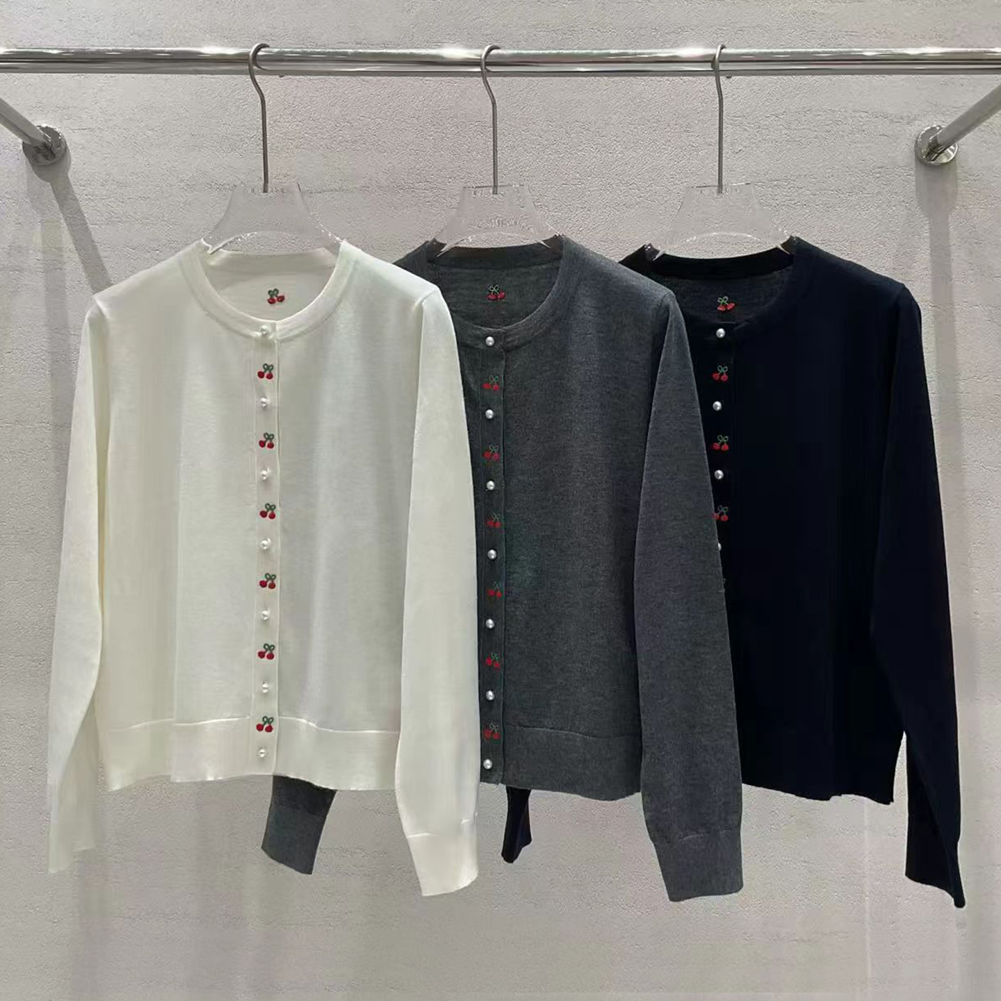 【85羊毛、15桑蚕丝】樱桃刺绣珍珠扣针织开衫女春秋款温柔风上衣