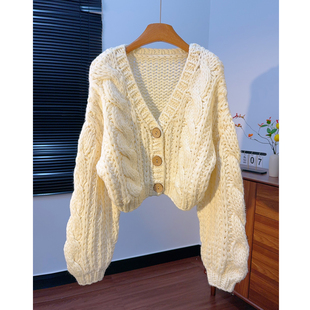 手打棒针绞花V领针织开衫女秋冬加厚短款宽松慵懒粗毛线毛衣外套