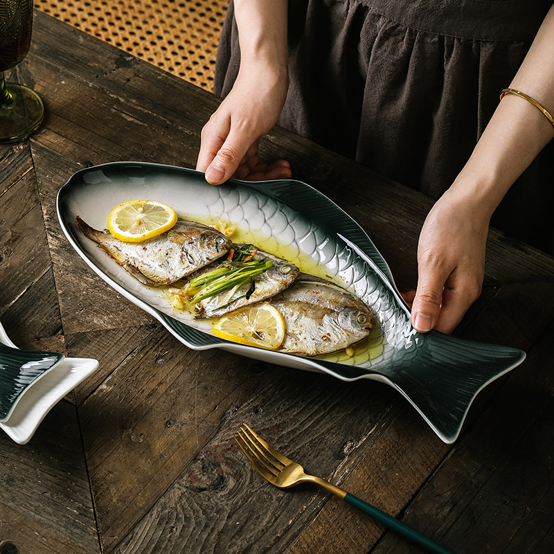 迈卡伦 日式家用鱼盘蒸鱼盘子大号高颜值创意鱼形盘餐厅陶瓷菜盘