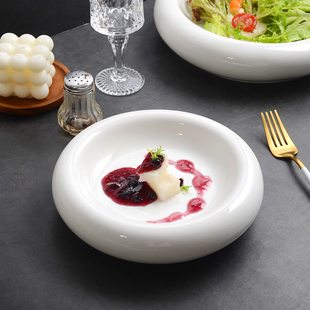 纯白圆形餐厅菜盘意境餐具陶瓷糕点盘热菜盘子会所私房菜凉菜盘