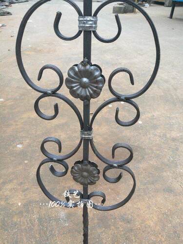 铁艺配件 实心方钢楼梯花手工锻打护栏配件c型组合花阳台扶手配件
