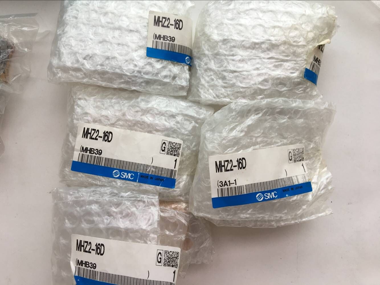 现货供应气动手指MHZ2-16D,原装全新另有MHC2-16S MHZ2-10DN2