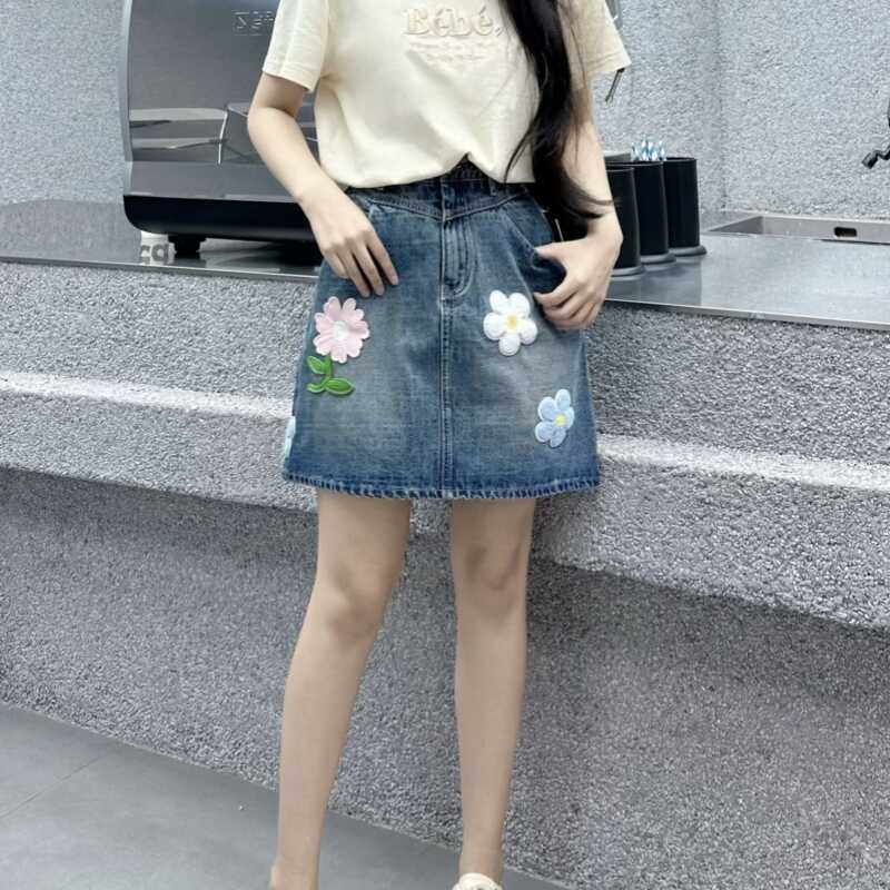 KKKVIBE复古百搭牛仔花朵刺绣半身裙短裙女高腰显瘦设计感,女装/女士精品,半身裙,淘宝优惠券,粉丝福利购,淘宝优惠卷
