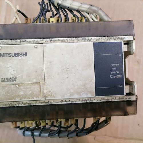 三菱FX1N-40mr001，拆机一个外观如图，成色一般，功