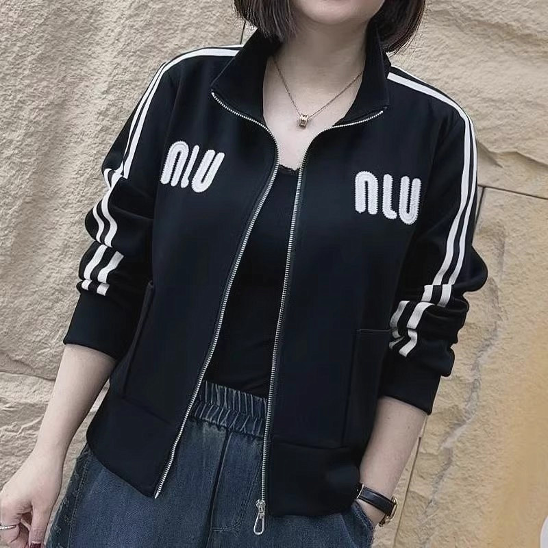 春装新款短外套女韩版时尚年轻妈妈装字母刺绣拼条纹休闲短款上衣