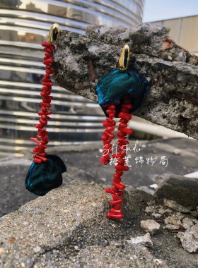 拾荒饰物局小众复古红绿撞色不对称耳饰银针原创设计