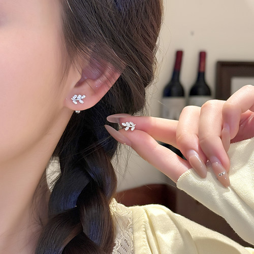 Z小姐999银满钻树叶螺丝耳钉