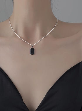 Z小姐999银黑色吊坠方牌毛衣项链