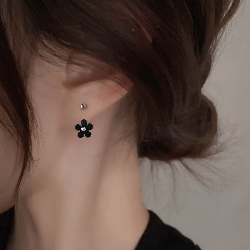 Z小姐日韩女花朵简约耳环