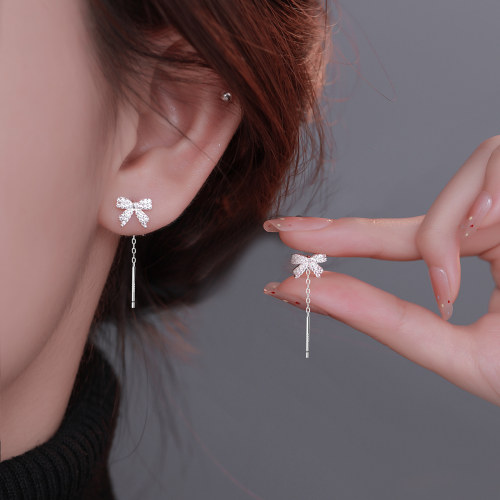 Z小姐999银蝴蝶结流苏耳线