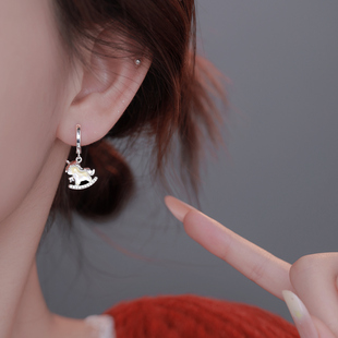 Z小姐925银木马吊坠耳扣2025爆款 耳环女轻奢可爱动物耳饰 新款