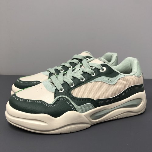 安踏经典休闲潮流板鞋