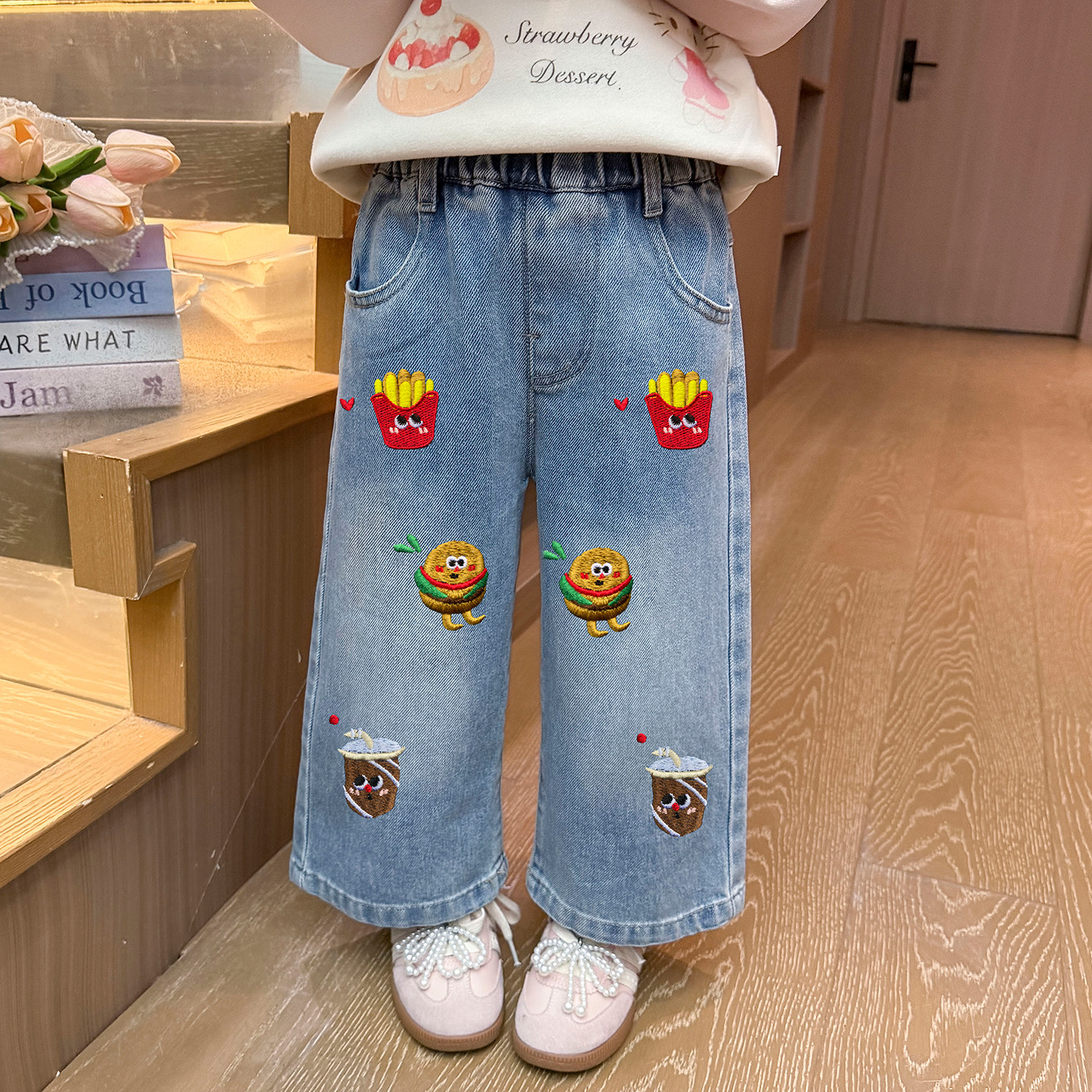女童洋气宽松牛仔裤春秋季2026新款女宝宝卡通图秋装儿童休闲裤子