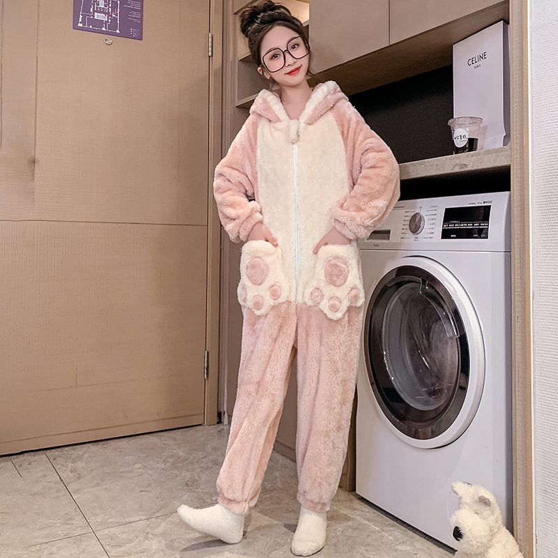 女童连体睡衣秋冬新款儿童法兰绒保暖家居服女孩卡通珊瑚绒可外穿