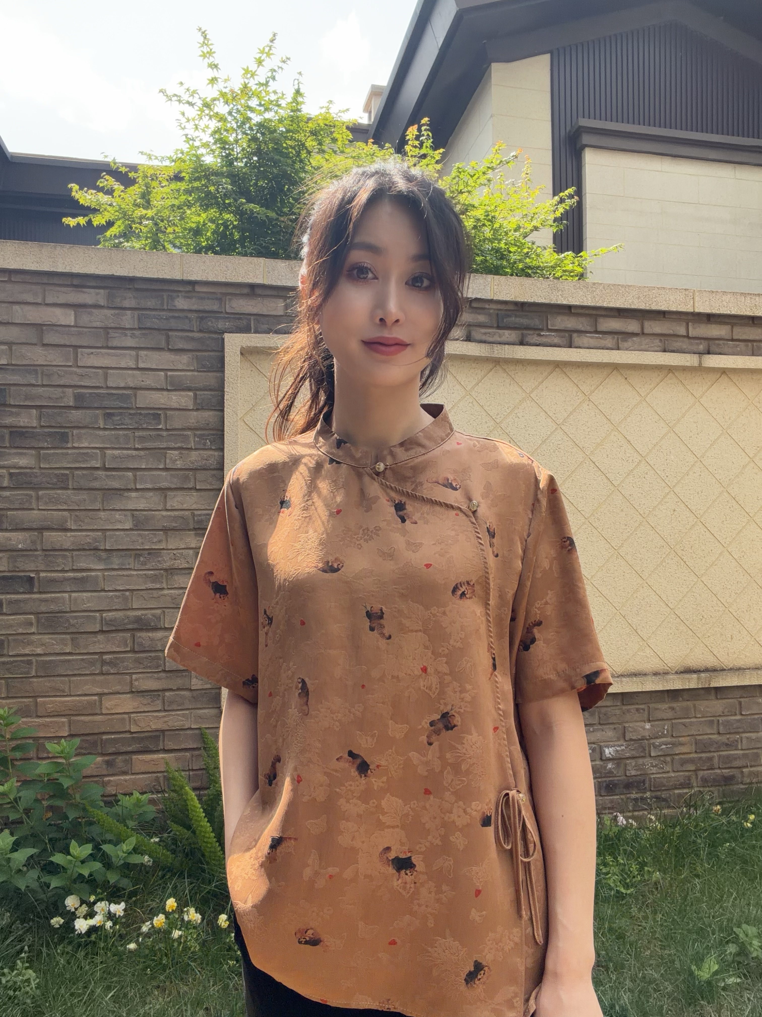 小浣熊香云纱短袖 一百桑蚕丝 花罗低胚 亲肤养肤 宽松香云纱短袖 - 实物图