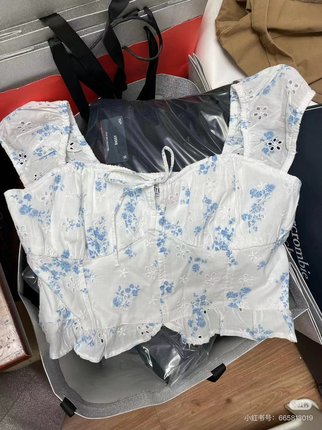 Hollister小海鸥国内代购碎花小飞袖不支持退货