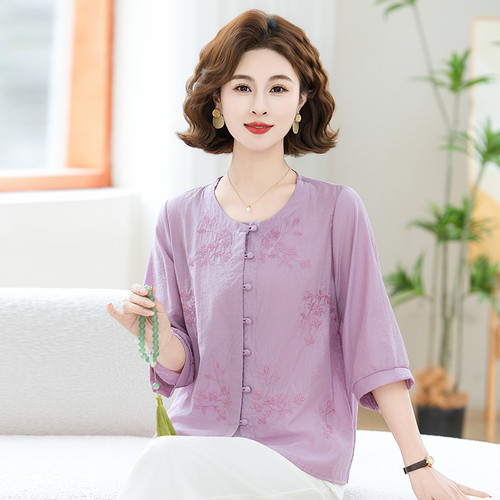 中老年妈妈装刺绣上衣2026夏装新款宽松五分袖圆领薄款洋气衬衫