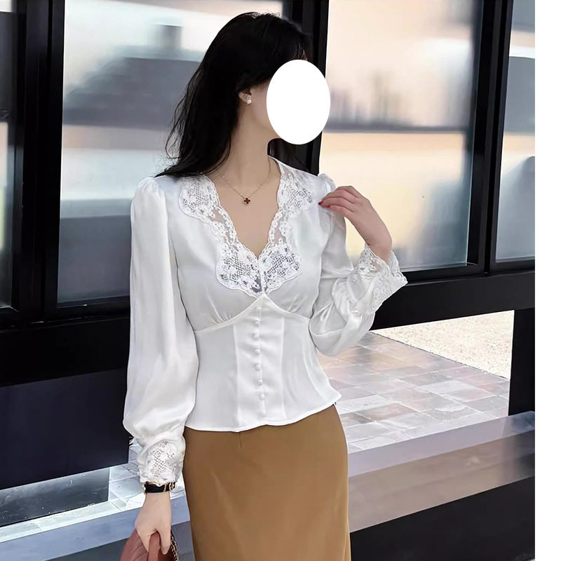 女人好闺蜜新款白色缎面光泽刺绣蕾丝V领宫廷袖柔美女上衣衬衫