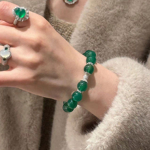 简约单圈大颗粒手串冰透绿玉髓