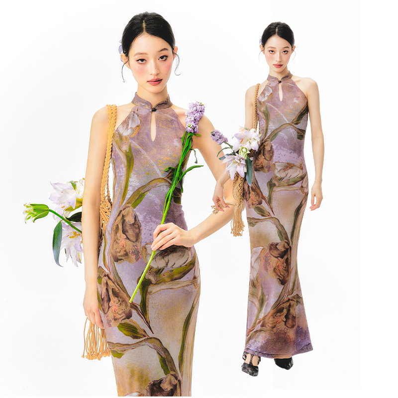 杨二大梦原创花卉印花挂脖连衣裙高级感裙子2025新款今年流行爆款