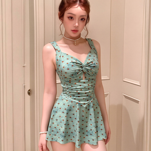 微胖遮肉显瘦波点吊带连体泳衣