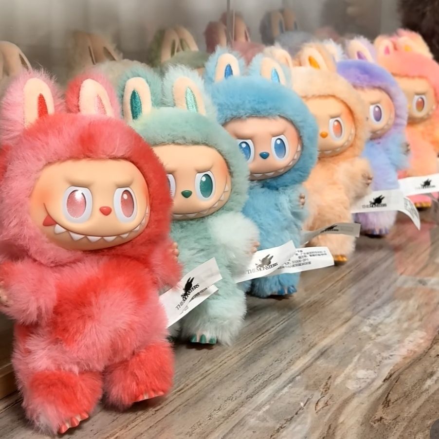 labubu拉布布公仔三代手办搪胶脸