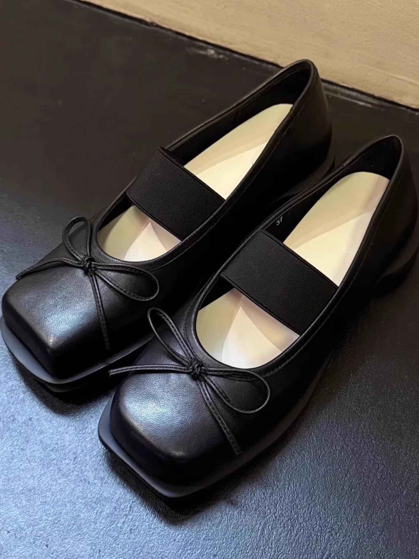 Chic Retro Square Toe Leather Mary Janes - Vintage Charm, Modern Comfort - Product image 5