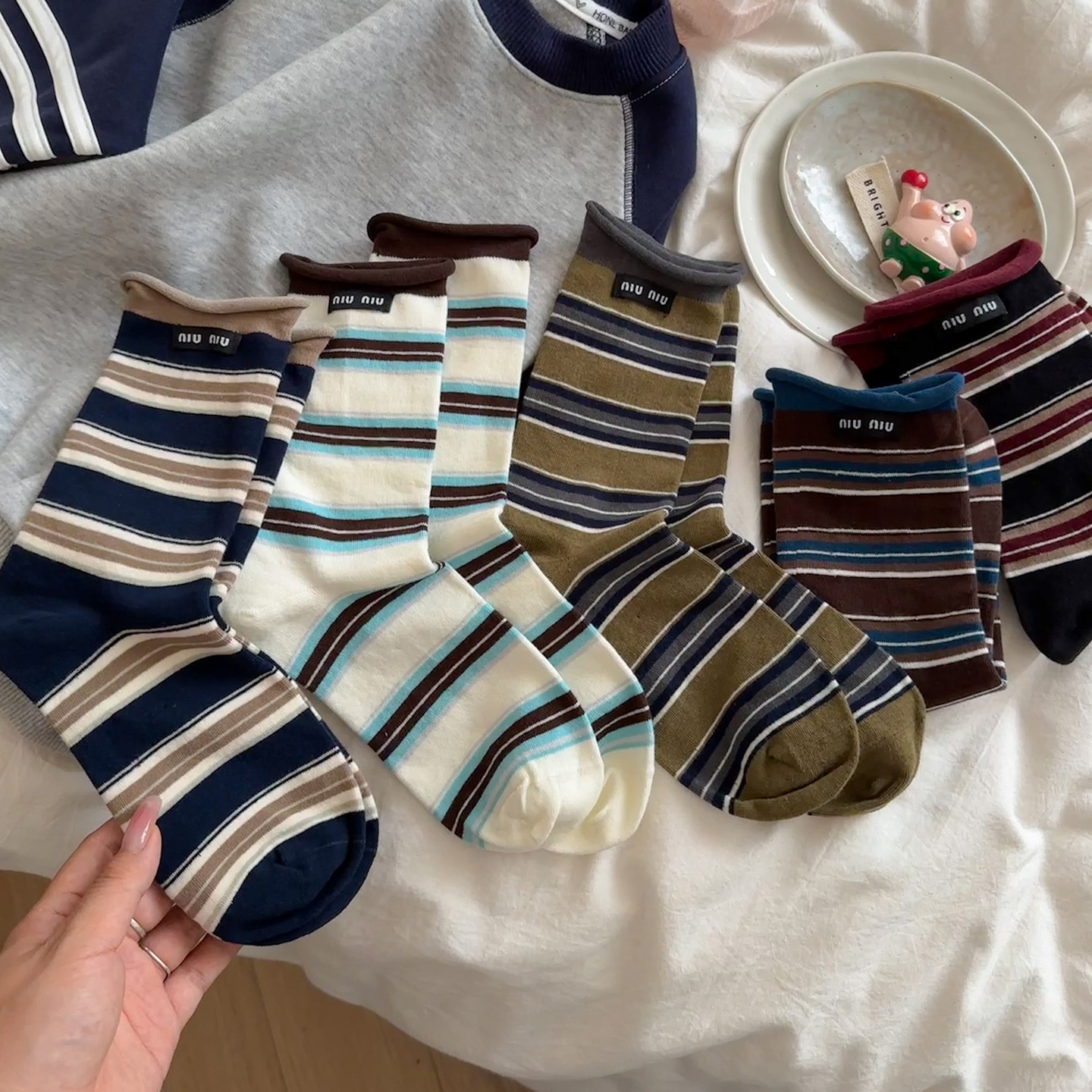 秋季复古条纹女士中筒袜