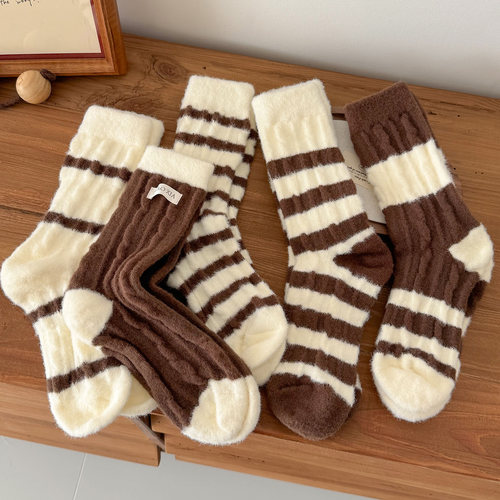 冬季加绒加厚女士中筒袜