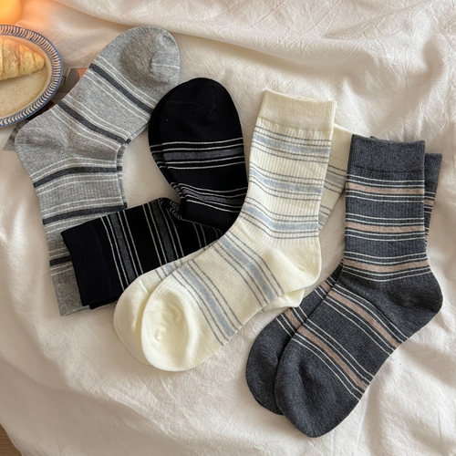 秋季简约条纹女士中筒袜