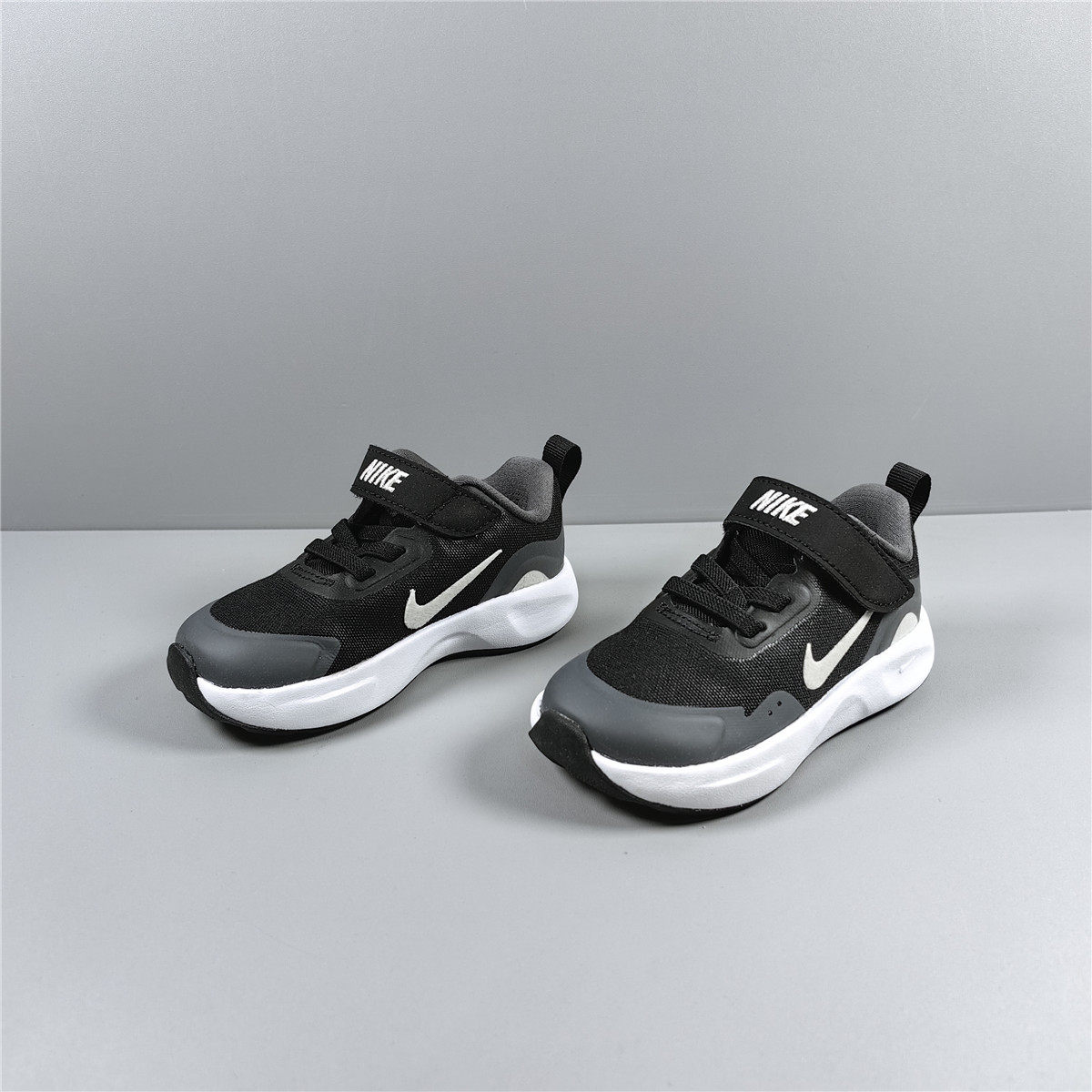 耐克幼童魔术贴一脚蹬运动休闲鞋