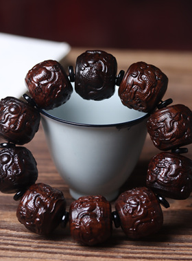 沉香木雕刻盘龙柱手串生肖龙佛珠文玩手把件沉香念珠车挂件档位珠