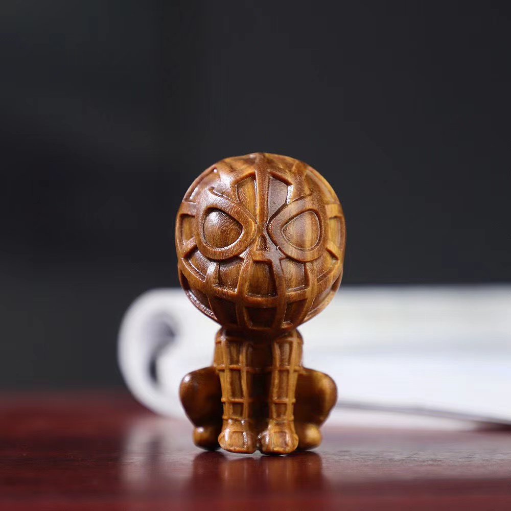 阿根廷绿檀木雕手把件实木蜘蛛侠男士随身装饰汽车摆件